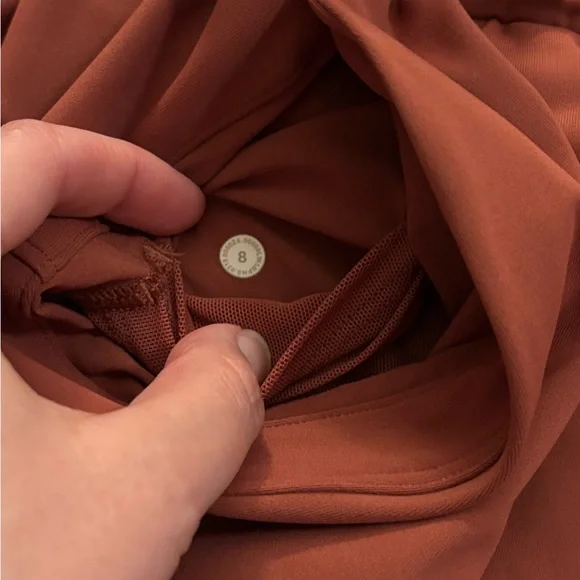 Lululemon On the Fly 7/8 pant SZ 8, Rustic Clay - Picture 5 of 6